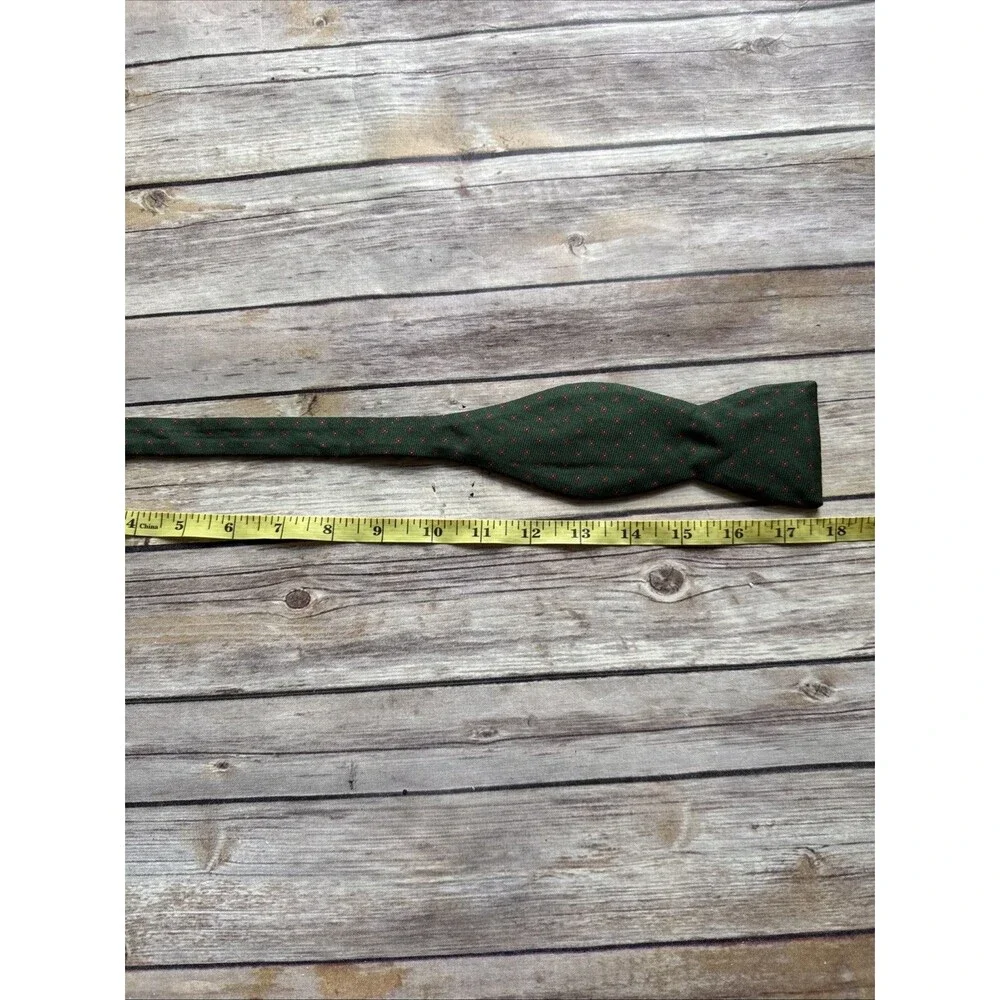 Edward Armah 100% Silk Bow Tie Reversible Green Red Youth